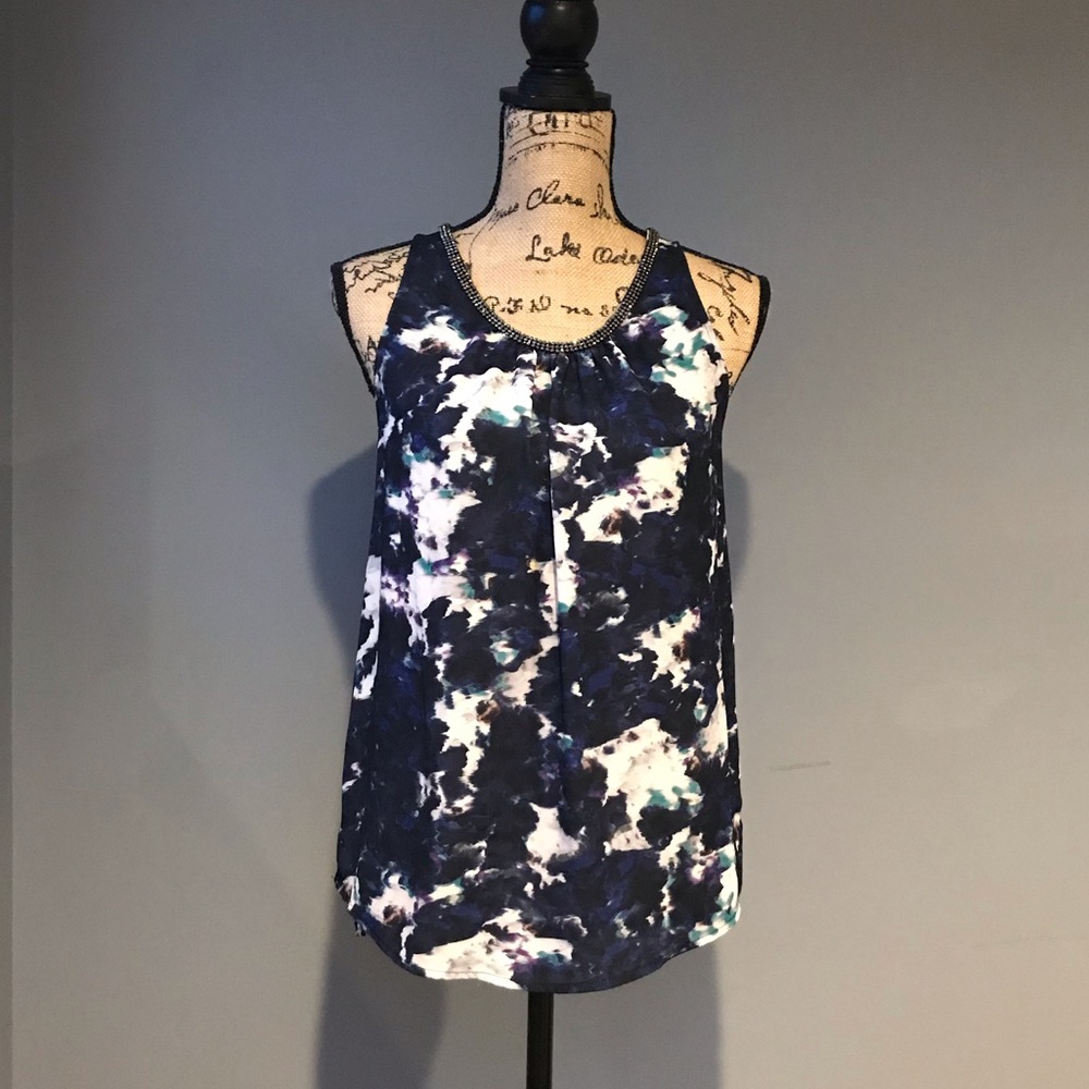 Sleeveless Blouse with Beaded Neckline! ❤️